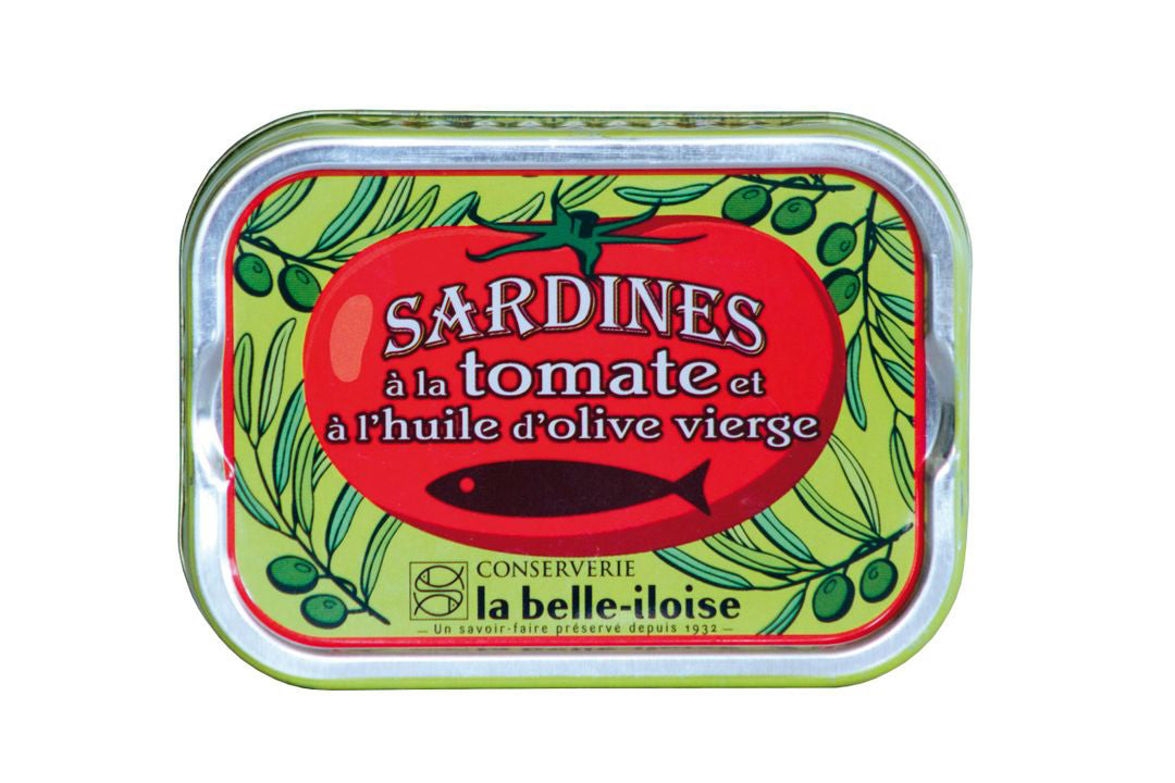 Sardines met olijfolie en tomaat